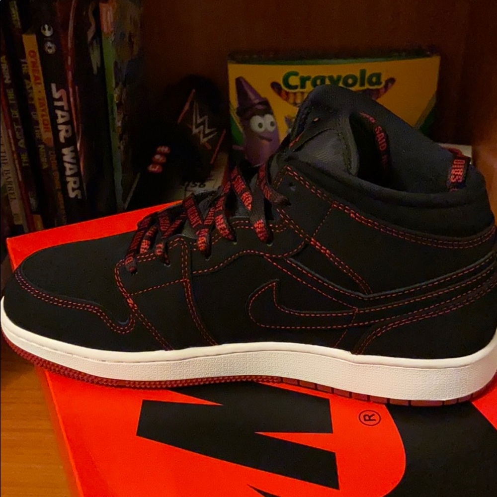 AIR JORDAN 1 MID FEARLESS (GS)
